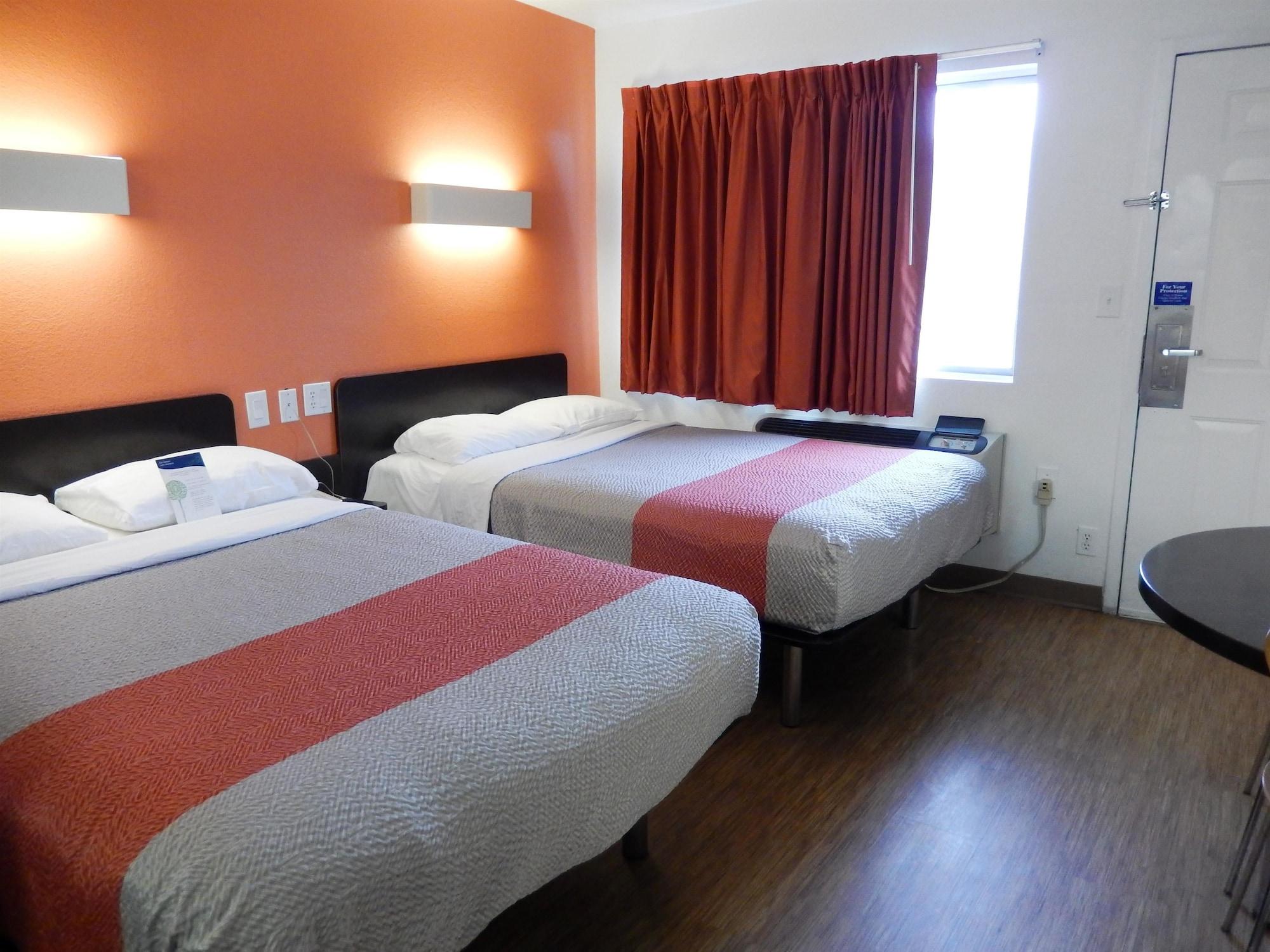 Motel 6-Clute, Tx מראה חיצוני תמונה