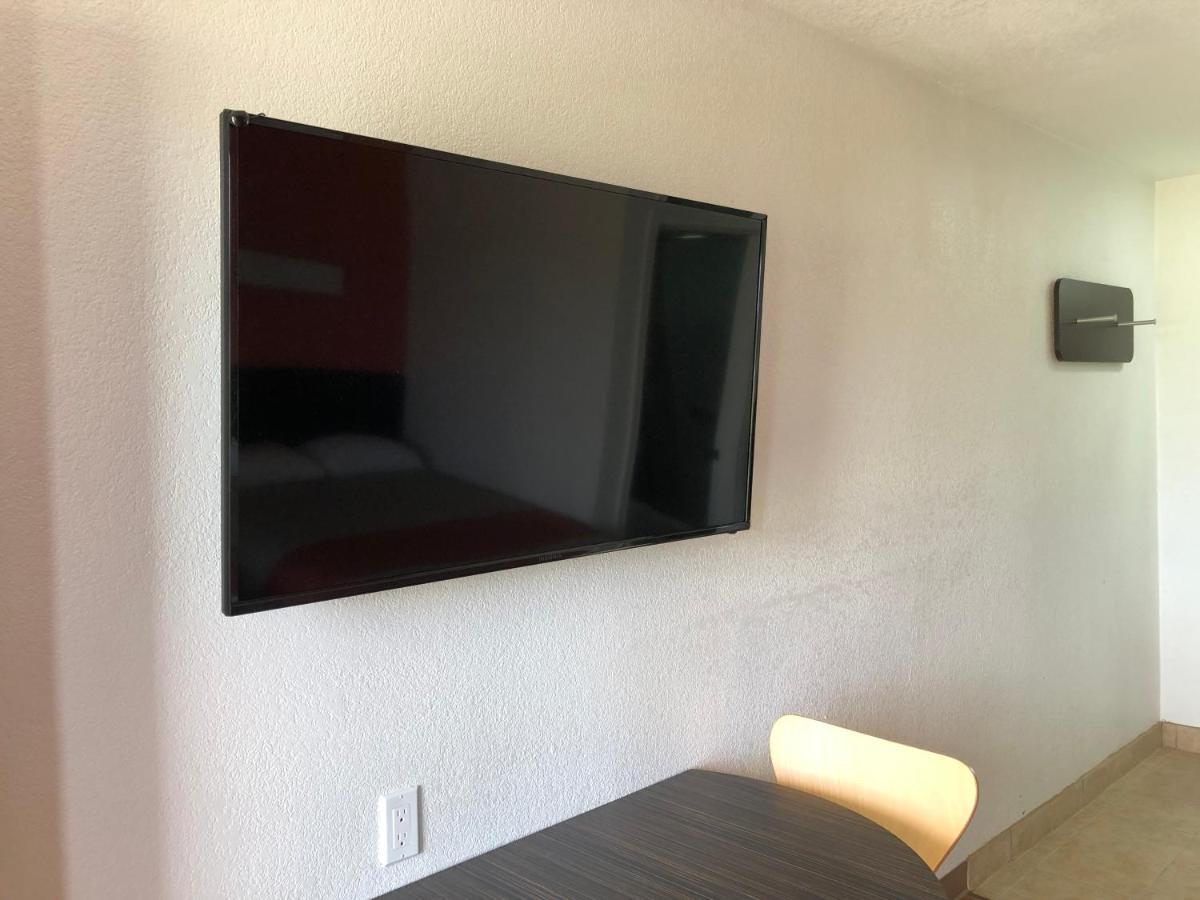 Motel 6-Clute, Tx מראה חיצוני תמונה